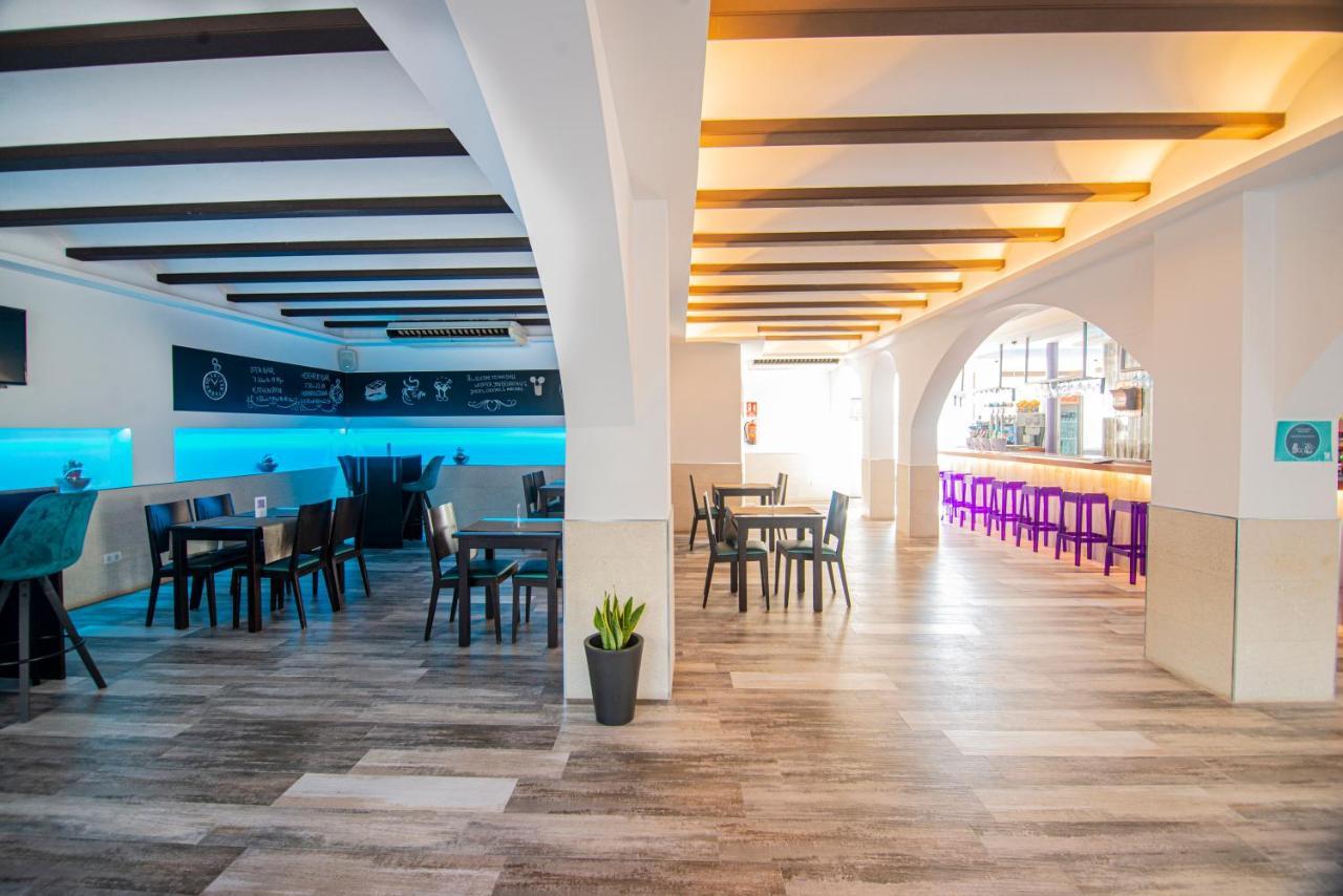 Hotel Tarba Сан-Антонио-Абад Экстерьер фото
