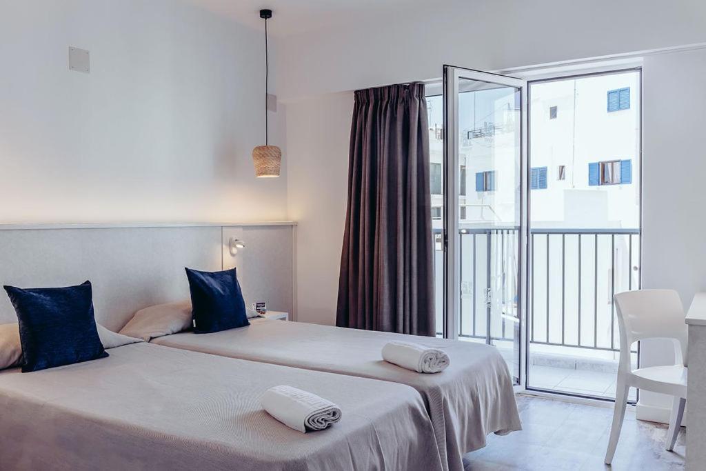 Hotel Tarba Сан-Антонио-Абад Экстерьер фото