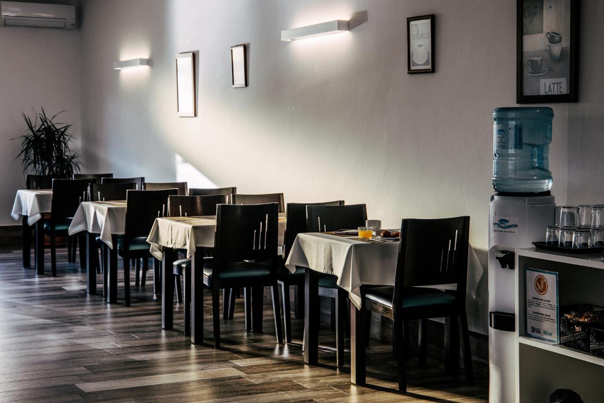 Hotel Tarba Сан-Антонио-Абад Экстерьер фото